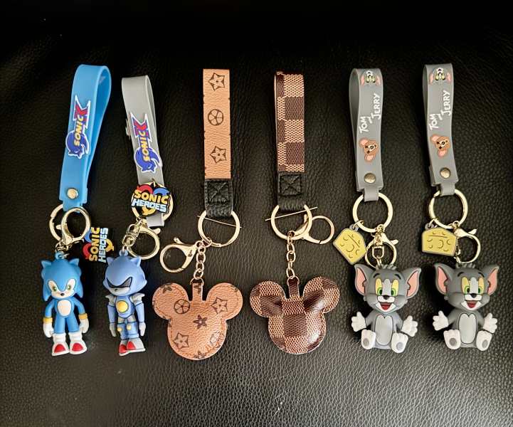  mixed keychains 