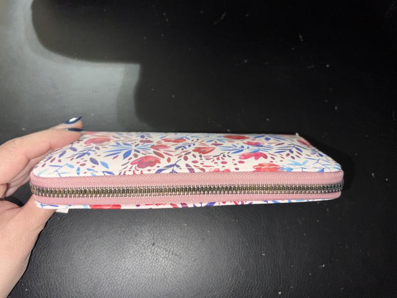 Floral wallet print 