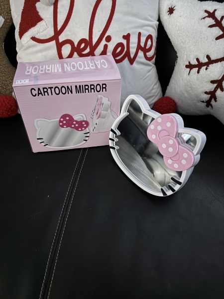 hello kitty mirror 