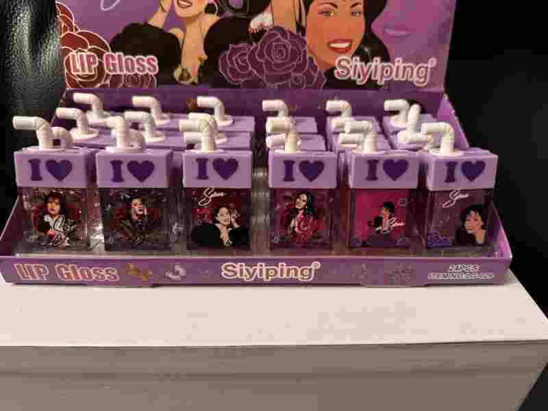  Selena Lipgloss 