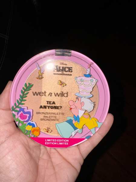 Wet & wild Alice in Wonderland bronzing /highlighter palette 