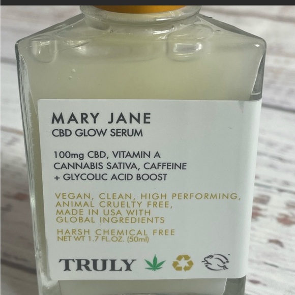 Truly Mary Jane Glow Serum