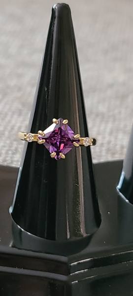 18K purple ring size. 6 or 7