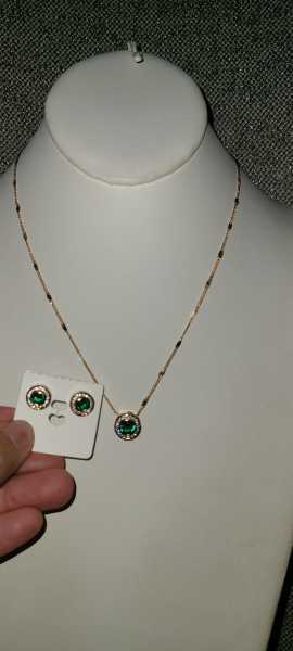 14K Green  set earrings, chain & pendent 