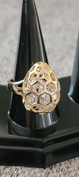 18K egg ring size. 8 or 9 