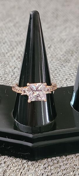 18K Glam diamond shape ring sizes 7,8,9