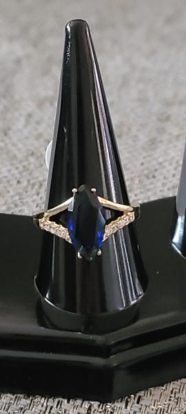 14K blue marquise ring size, 7 or 8