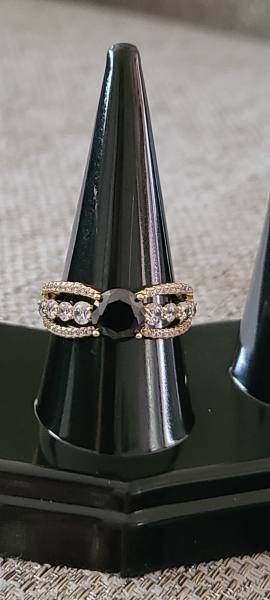 14K black ring size. 7,8,9