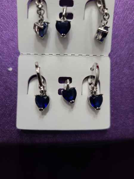 WG Blue  heart set (pendant and earrings)